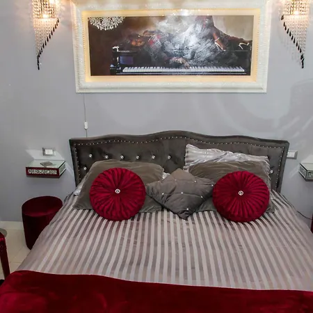 Apartament Jacuzzi Suitesweetrome *