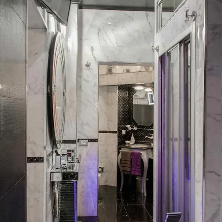 Jacuzzi Suitesweetrome * Rom