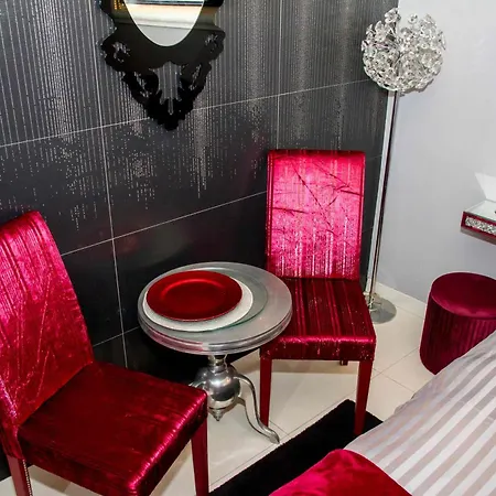 아파트 Jacuzzi Suitesweetrome